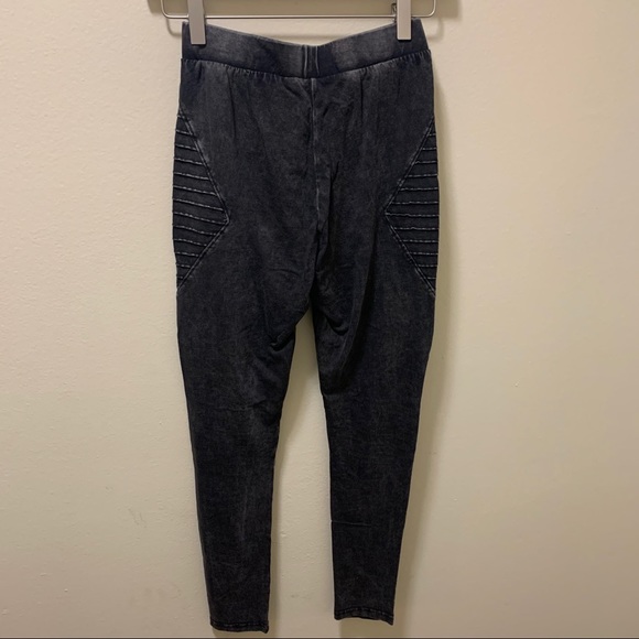 Textured Legging - Picture 5 of 5